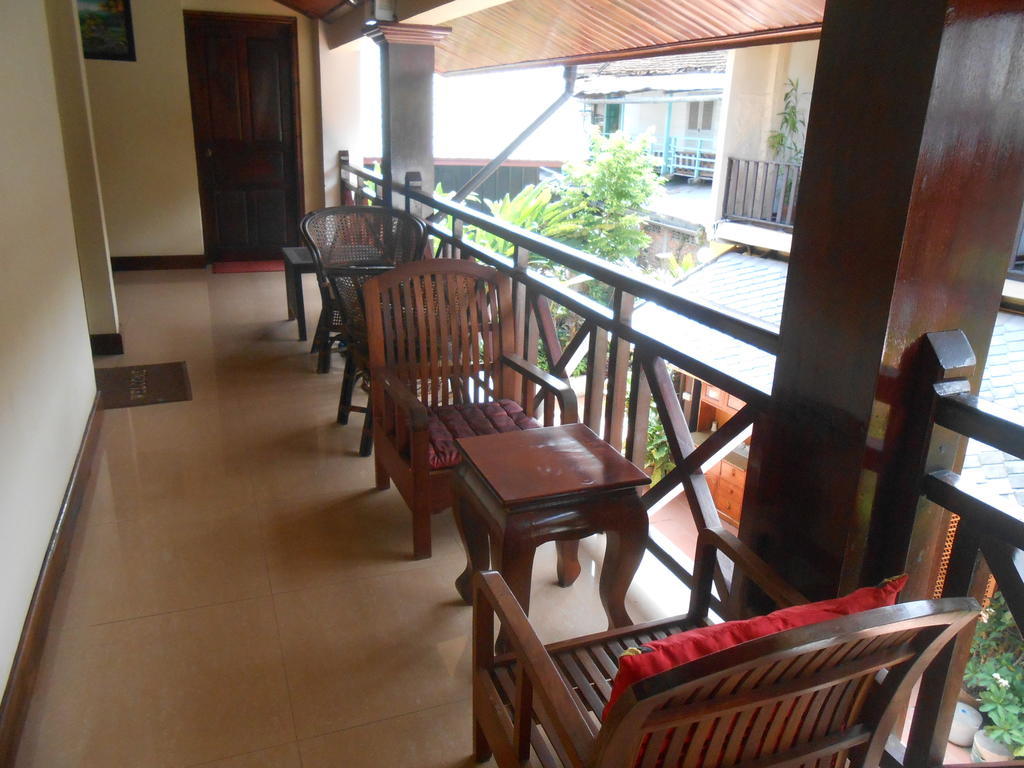 Phounsab Guesthouse Luang Prabang Exterior photo